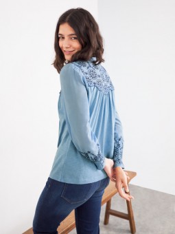 chemise brodée bleue white stuff 433007 portée vue de dos