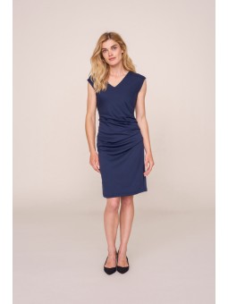 robe ajustee Kaffe bleue debout de face